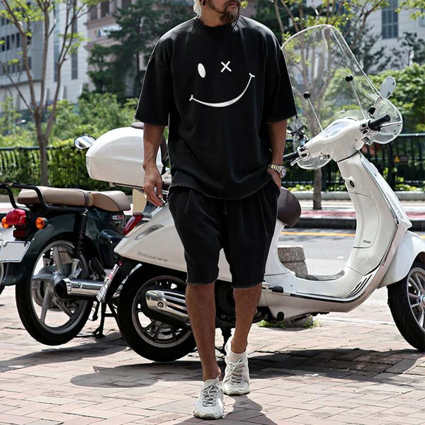 Fashion Loose Smiley Print Short Sleeve T-Shirt and Shorts Set - Image 2