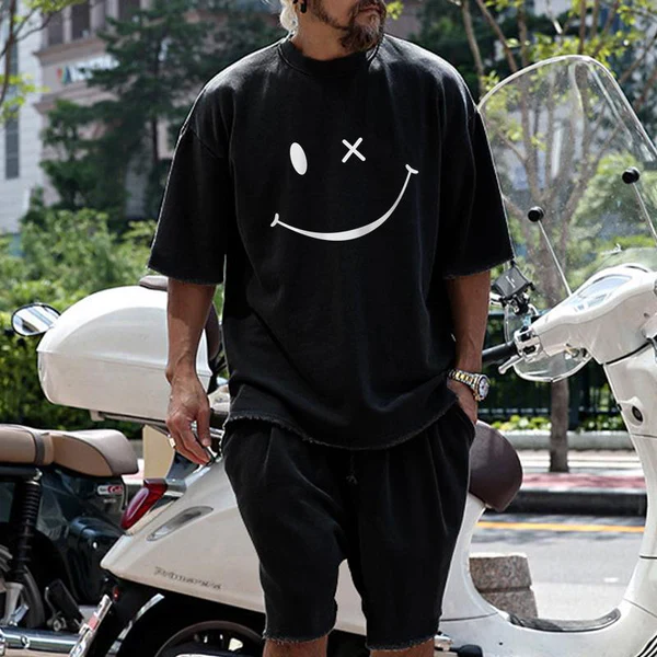 Fashion Loose Smiley Print Short Sleeve T-Shirt and Shorts Set - Image 3