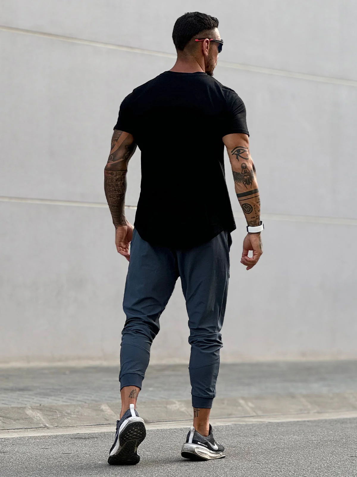 Kore Curved Hem T-shirt Muscle Fit Crew Neck-New - Image 2